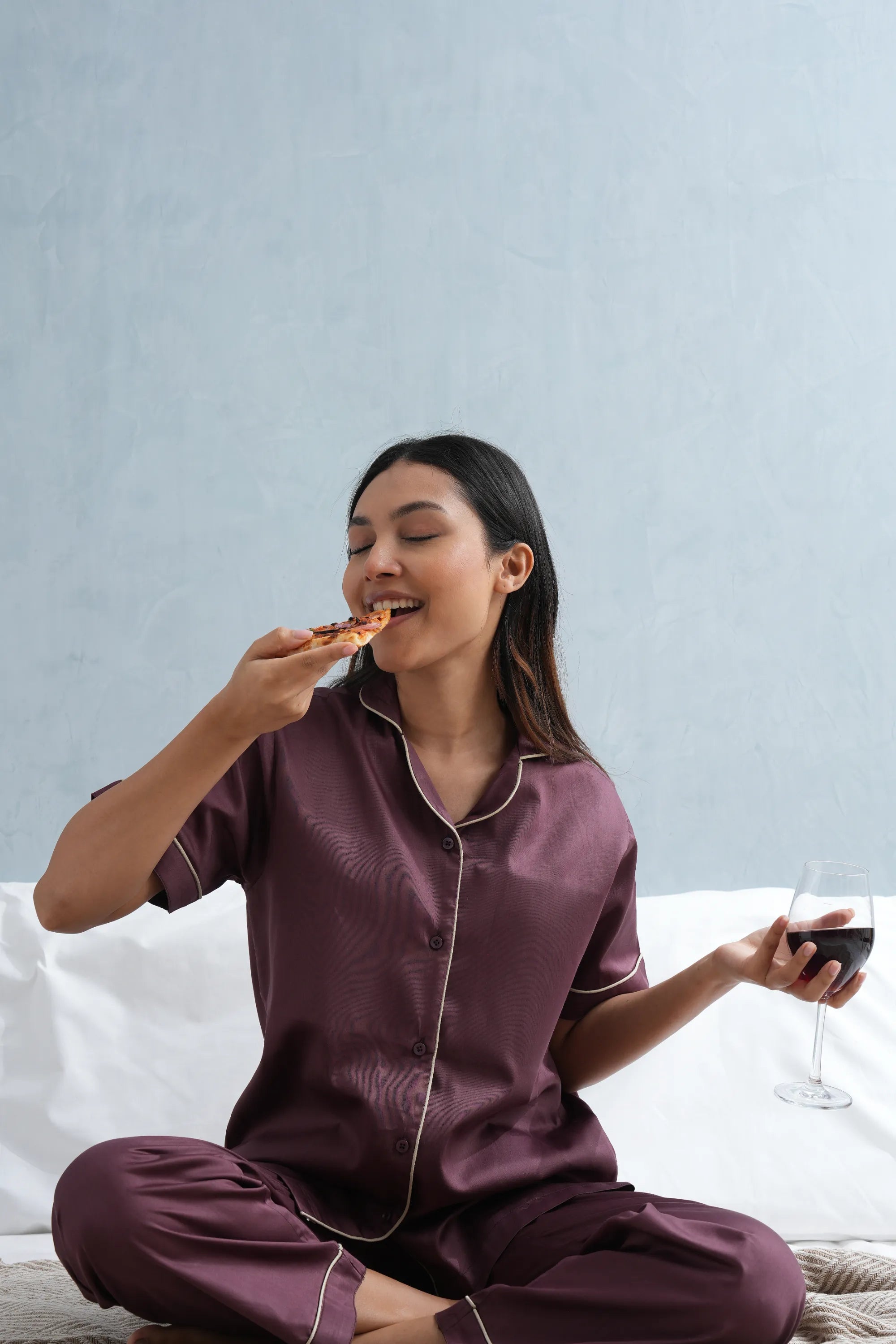 wine down bra-less pyjama set